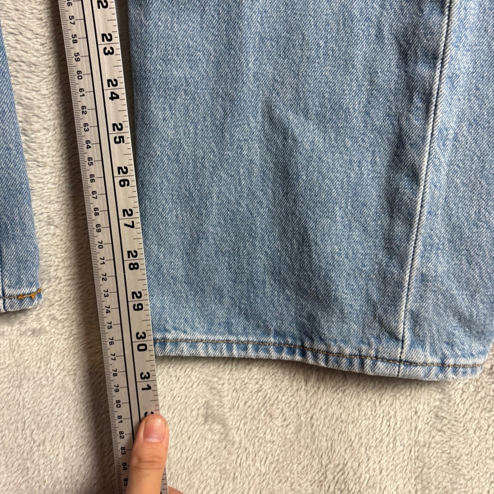 Levis 501‎ Original Fit Mens Light Wash Blue Straight Leg Button Fly Jeans 38x32 - Picture 5 of 11